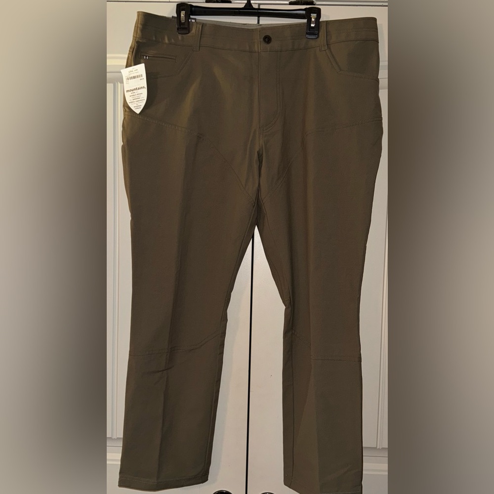 KUHL 40W x 30L. Khaki.